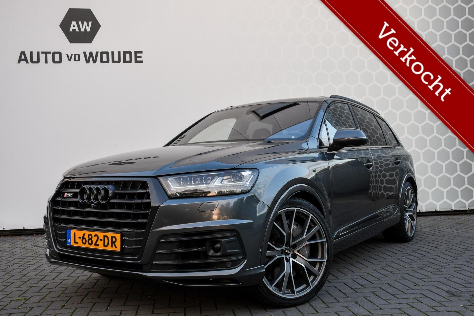 Audi SQ7 4.0 V8 TDI quattro S-line + 7p Ceramic 435PK PANO, Auto's, Automaat, SQ7, 435 pk, Gebruikt