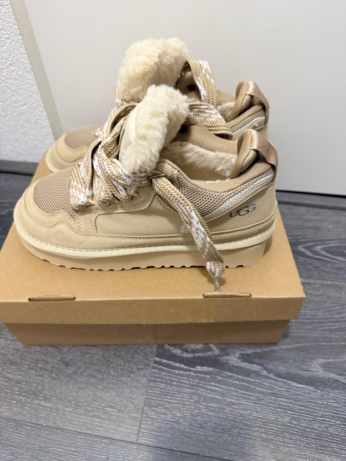 Nieuwe UGG Lowmel sneakers maat 37 - Beige, Kleding | Dames, Schoenen, Ophalen of Verzenden, Nieuw, Beige, Sneakers of Gympen
