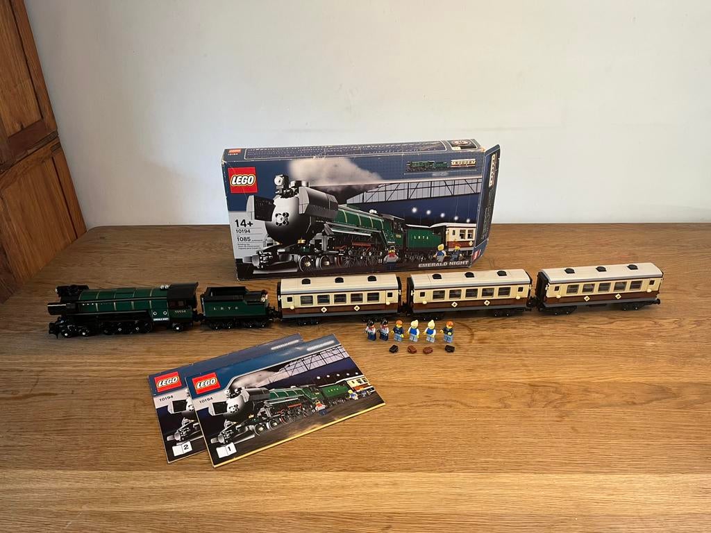 Lego 10194 emerald night train. Puntgaaf. 2 extra wagons., Lego, Ophalen of Verzenden, Zo goed als nieuw, Compleet
