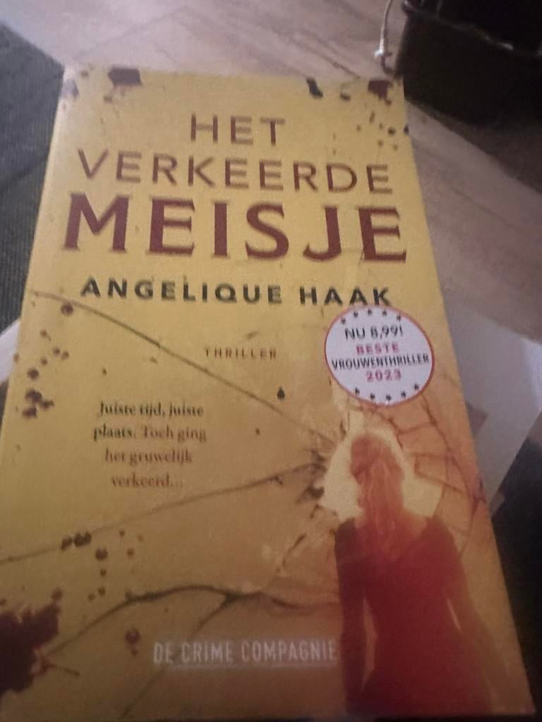 Het verkeerde meisje van Angelique Haak, Boeken, Ophalen of Verzenden, Zo goed als nieuw