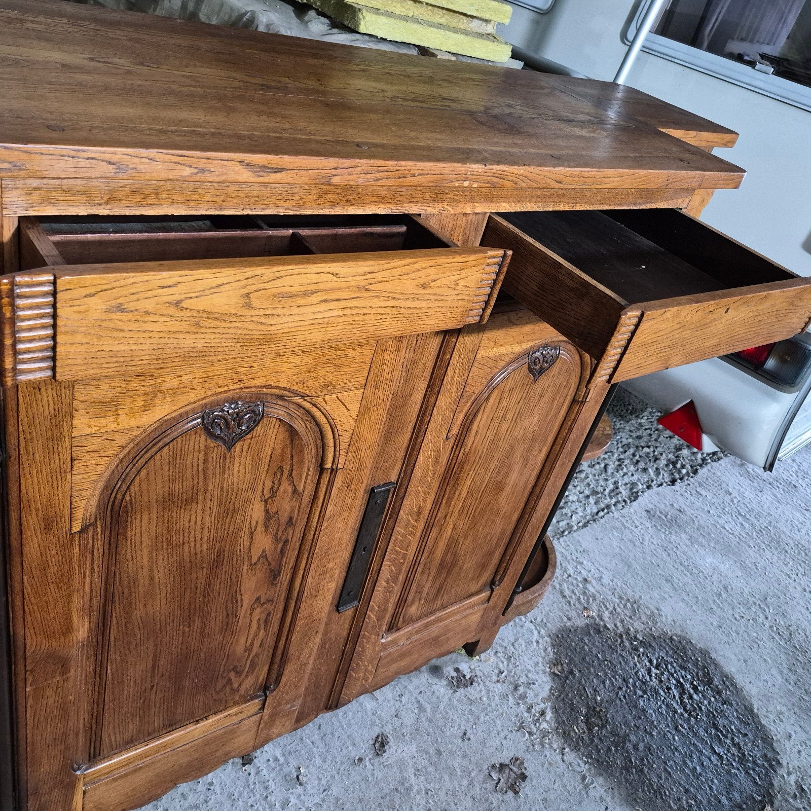 Foto 3 van Nette eikenhouten kast met veel bergruimte