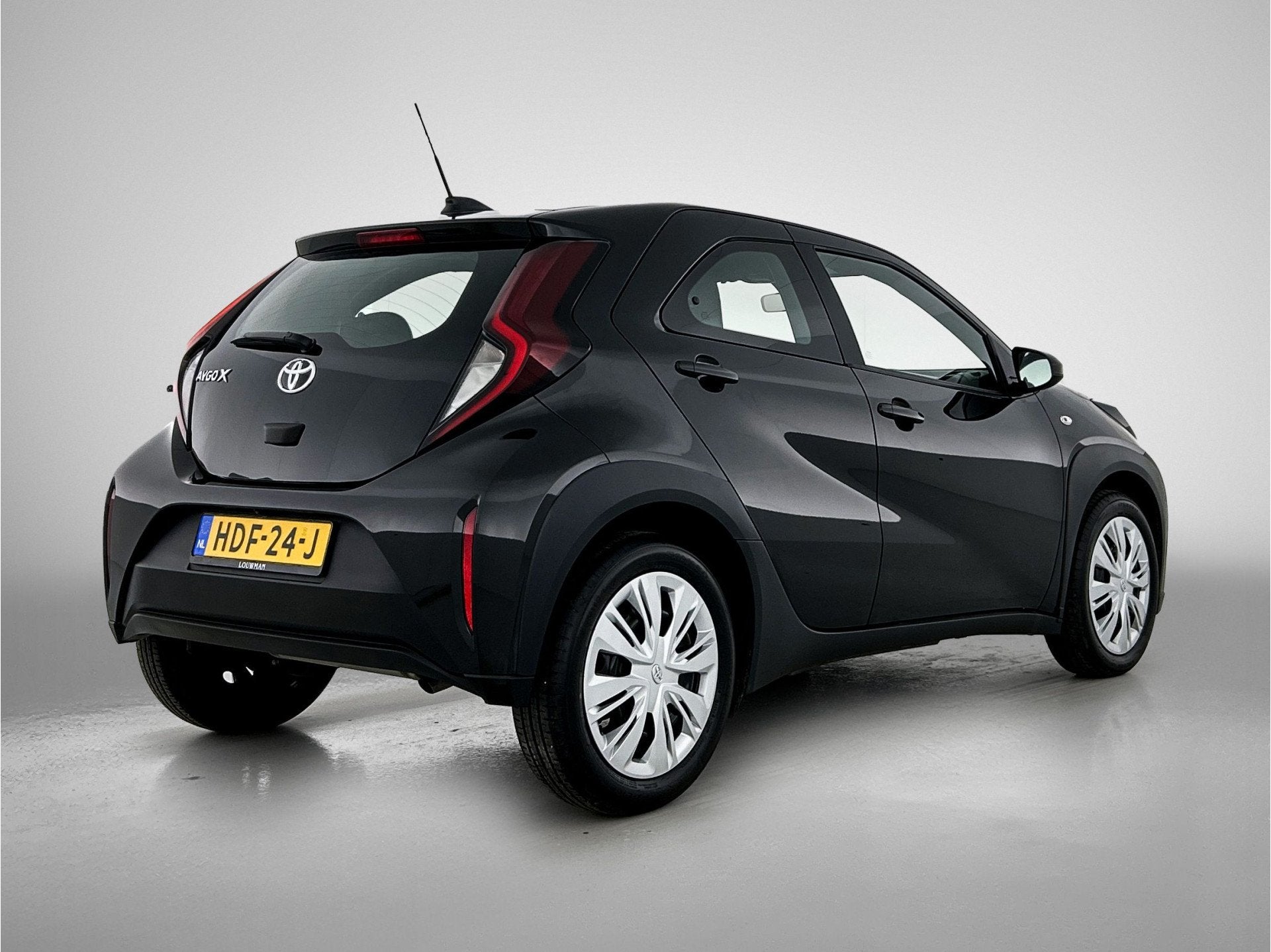 Toyota Aygo X 1.0 VVT-i MT Play | Cruise Control | Airco | A, Auto's, 12 maanden, Stof, Gebruikt, Euro 6