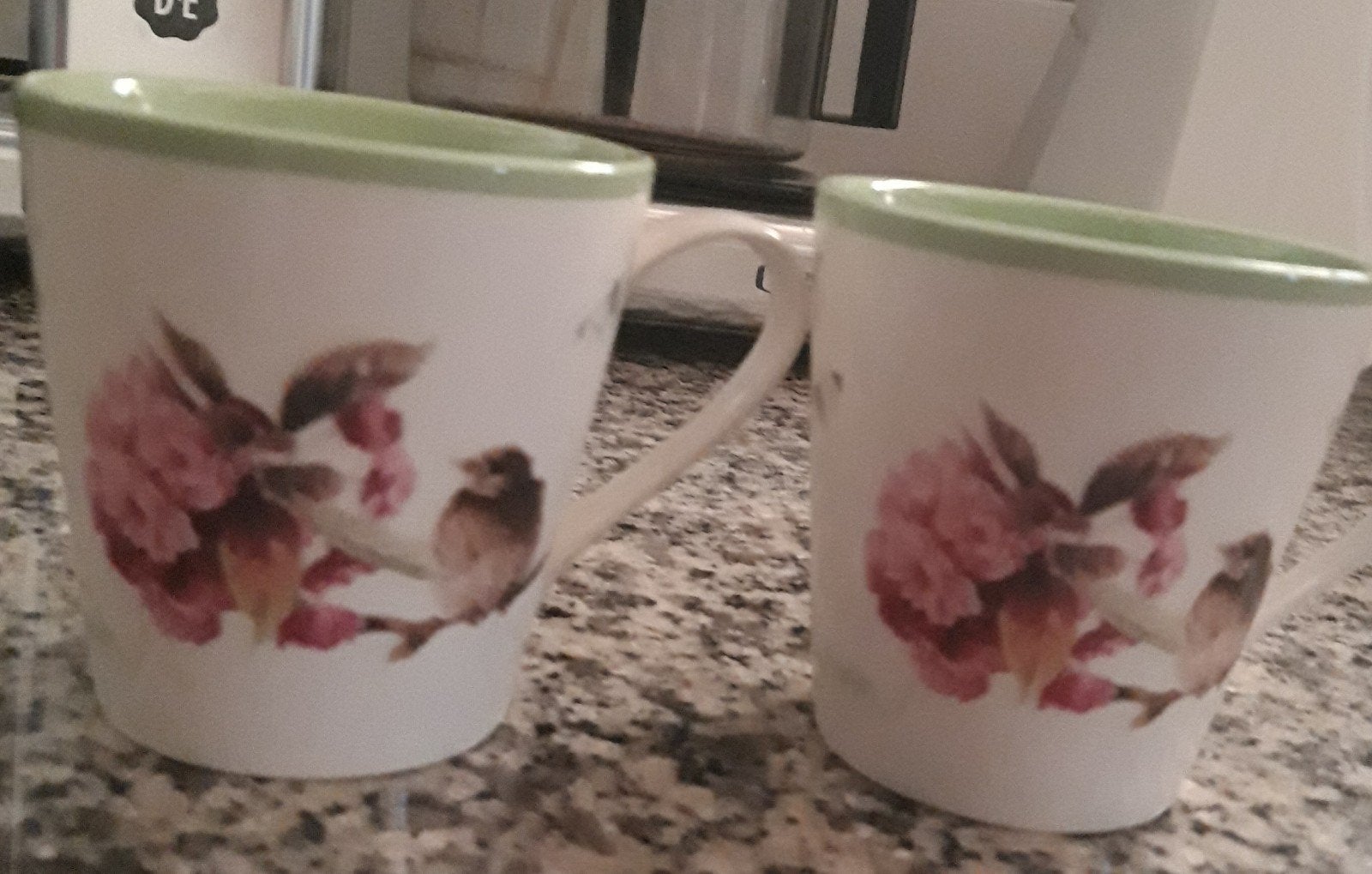 2 bekers met oor Marjolein Bastin, Huis en Inrichting, Keuken | Servies, Ophalen, Zo goed als nieuw, Overige stijlen, Kop(pen) en/of Schotel(s)