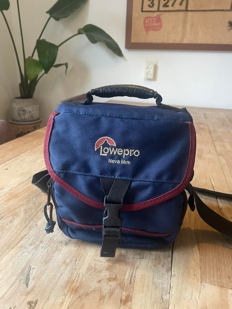 Lowepro Nova Mini cameratas, Audio, Tv en Foto, Fotografie | Fototassen, Ophalen of Verzenden, Gebruikt, Schoudertas, Lowepro