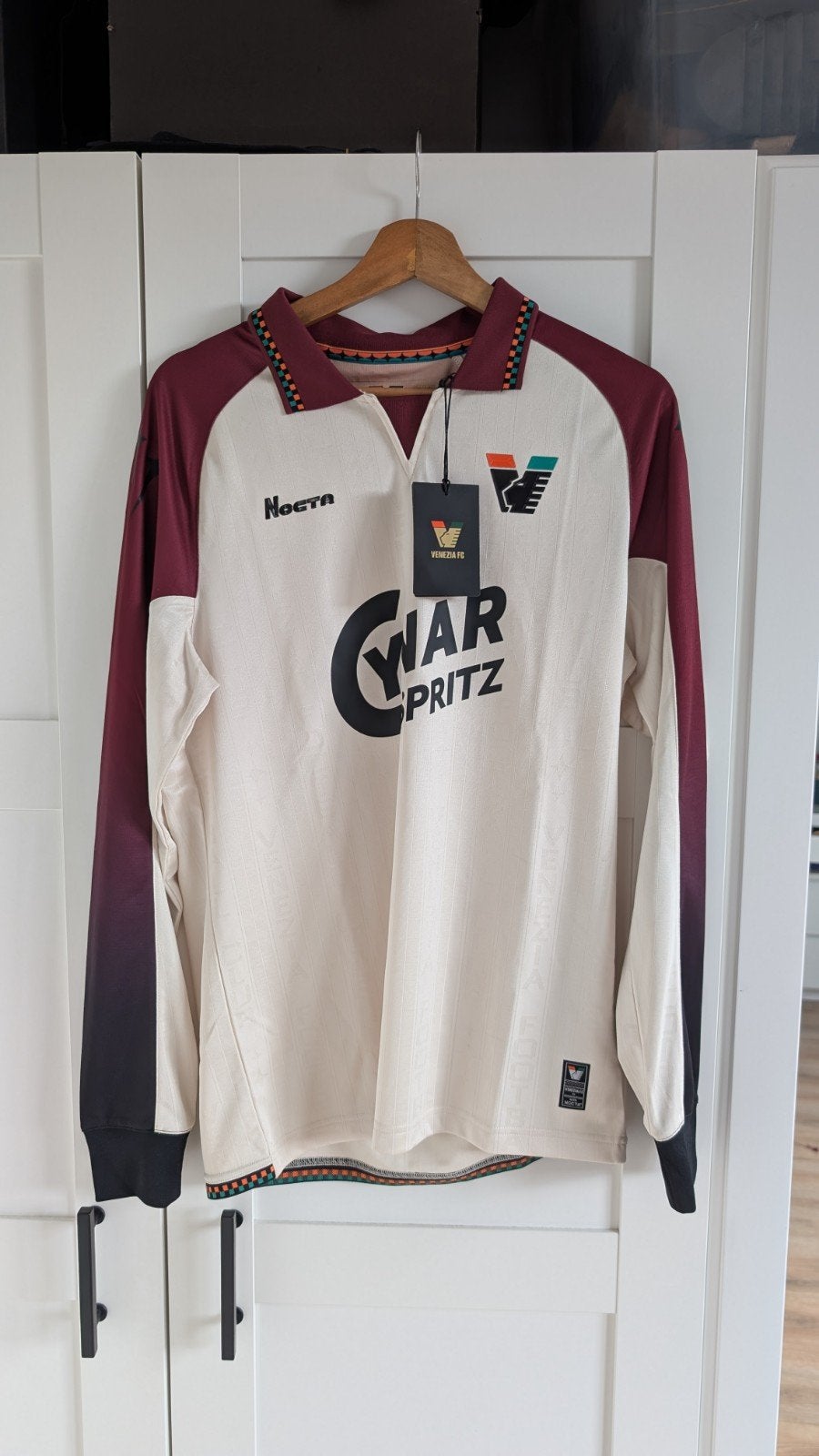 Venezia FC x Nocta 25/26 uitshirt - Maat L - Nieuw, Maat 52/54 (L), Meerkleurig, Ophalen of Verzenden, Voetbal