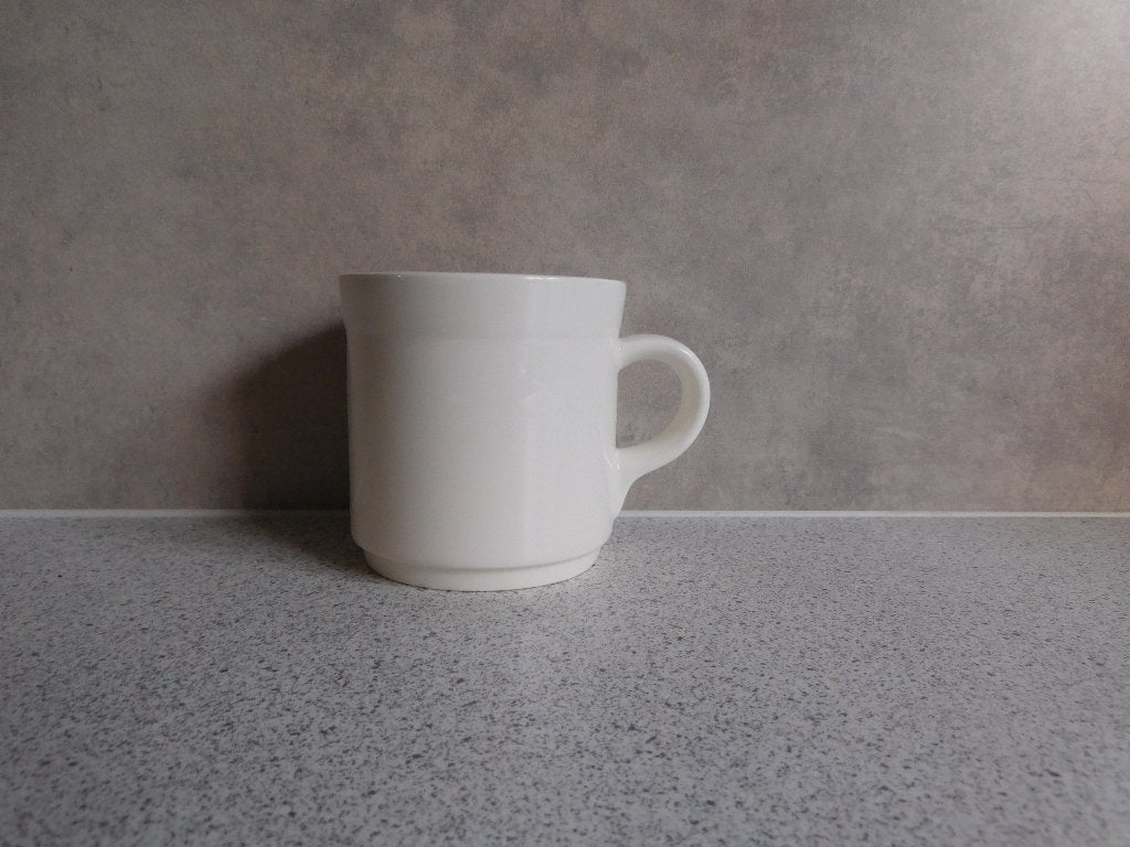 Mok 8,5x8,5 cm. Stackable Crème Royal Boch, Huis en Inrichting, Keuken | Servies, Keramiek, Ophalen of Verzenden, Zo goed als nieuw
