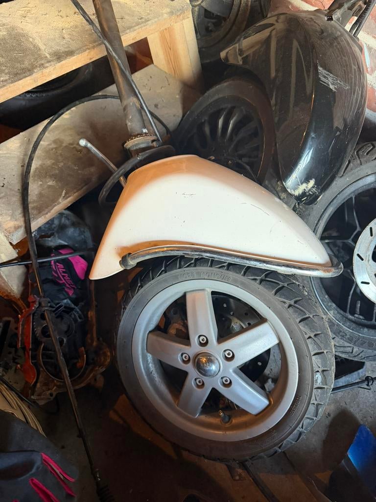 Vespa lx s voorvork., Fietsen en Brommers, Brommeronderdelen | Scooters, Ophalen of Verzenden