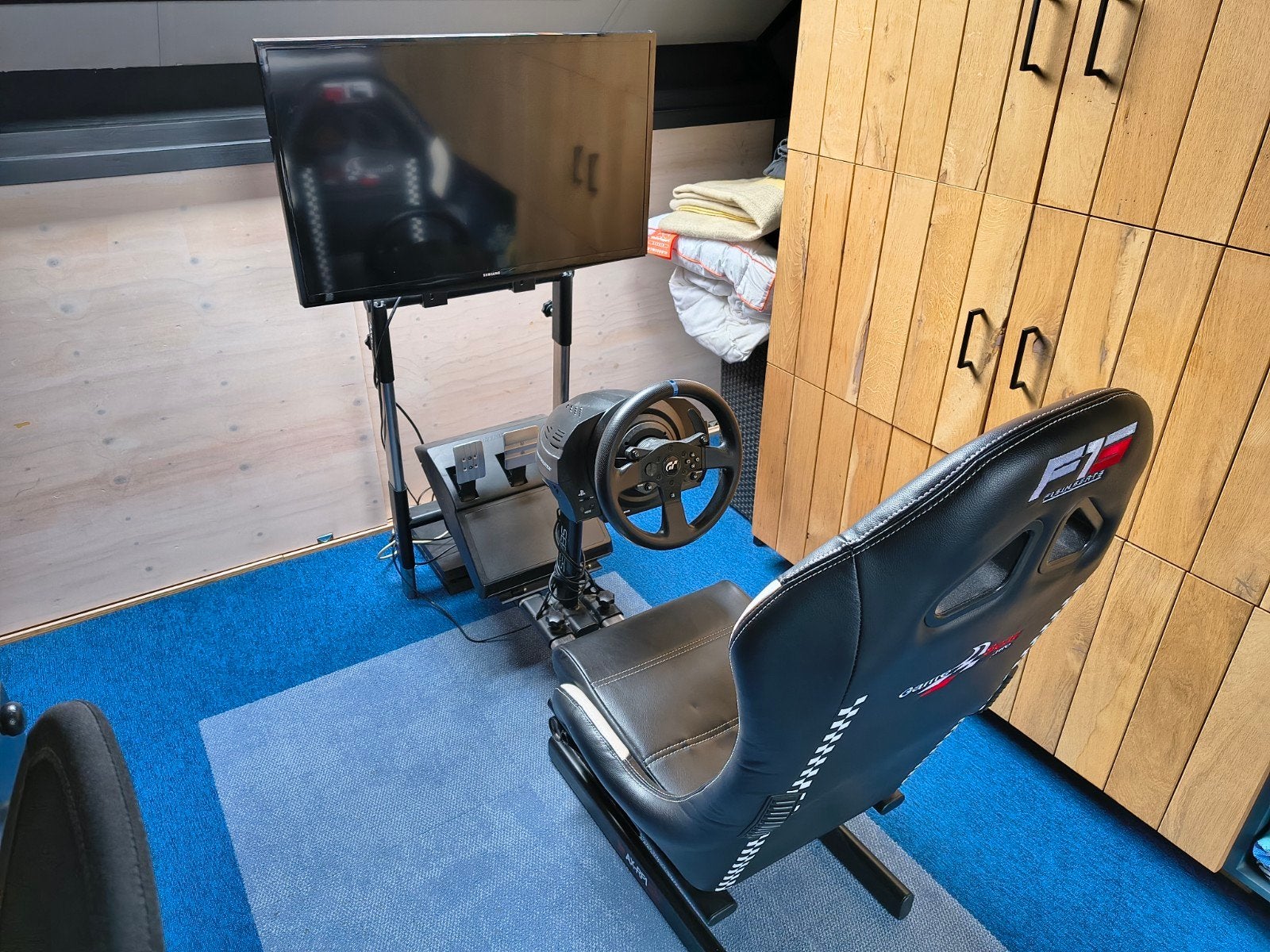 Thrustmaster T300 RS GT Force, met GameSeat Pro Series races, Verstelbaar, Ophalen, Zo goed als nieuw, PlayStation