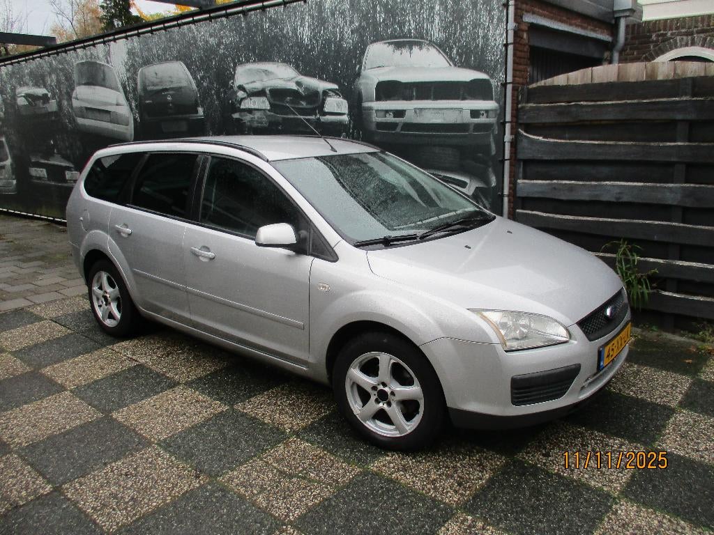 Ford Focus 1.6 74KW Wagon 2007 Grijs, 1596 cc, 15 km/l, 4 cilinders, 635 kg
