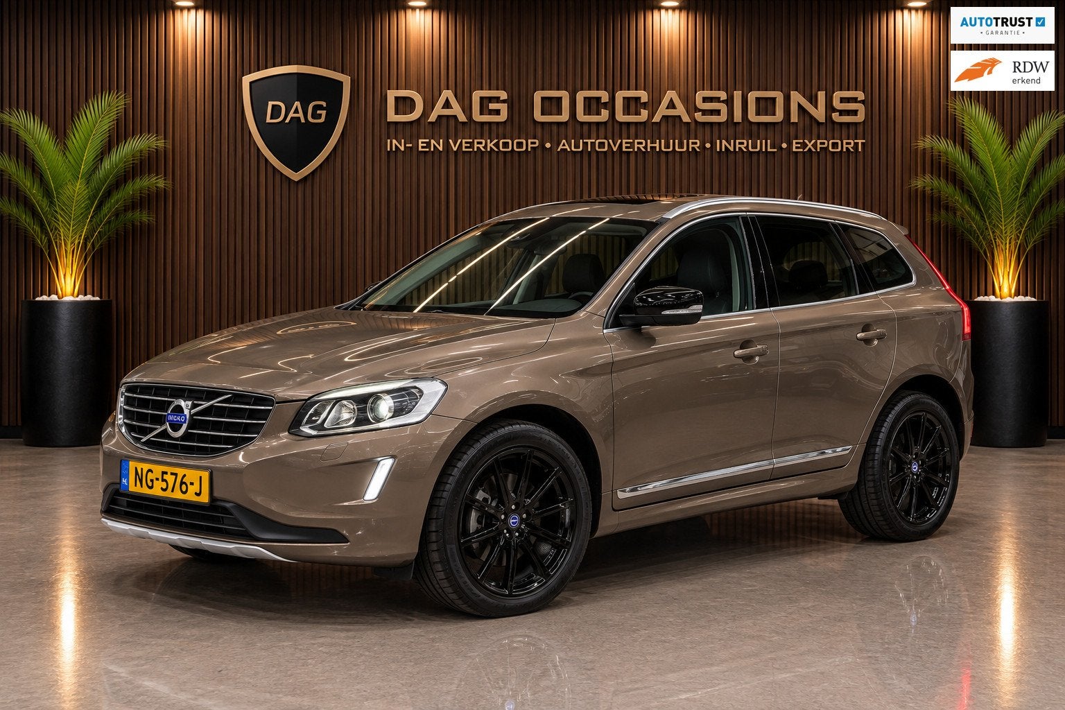 Volvo XC60 T6 306PK |NIEUW APK | AUTOMAAT | LEER | PANO | AD, Auto's, Dealer onderhouden, Gebruikt, 4 cilinders, Lichtsensor