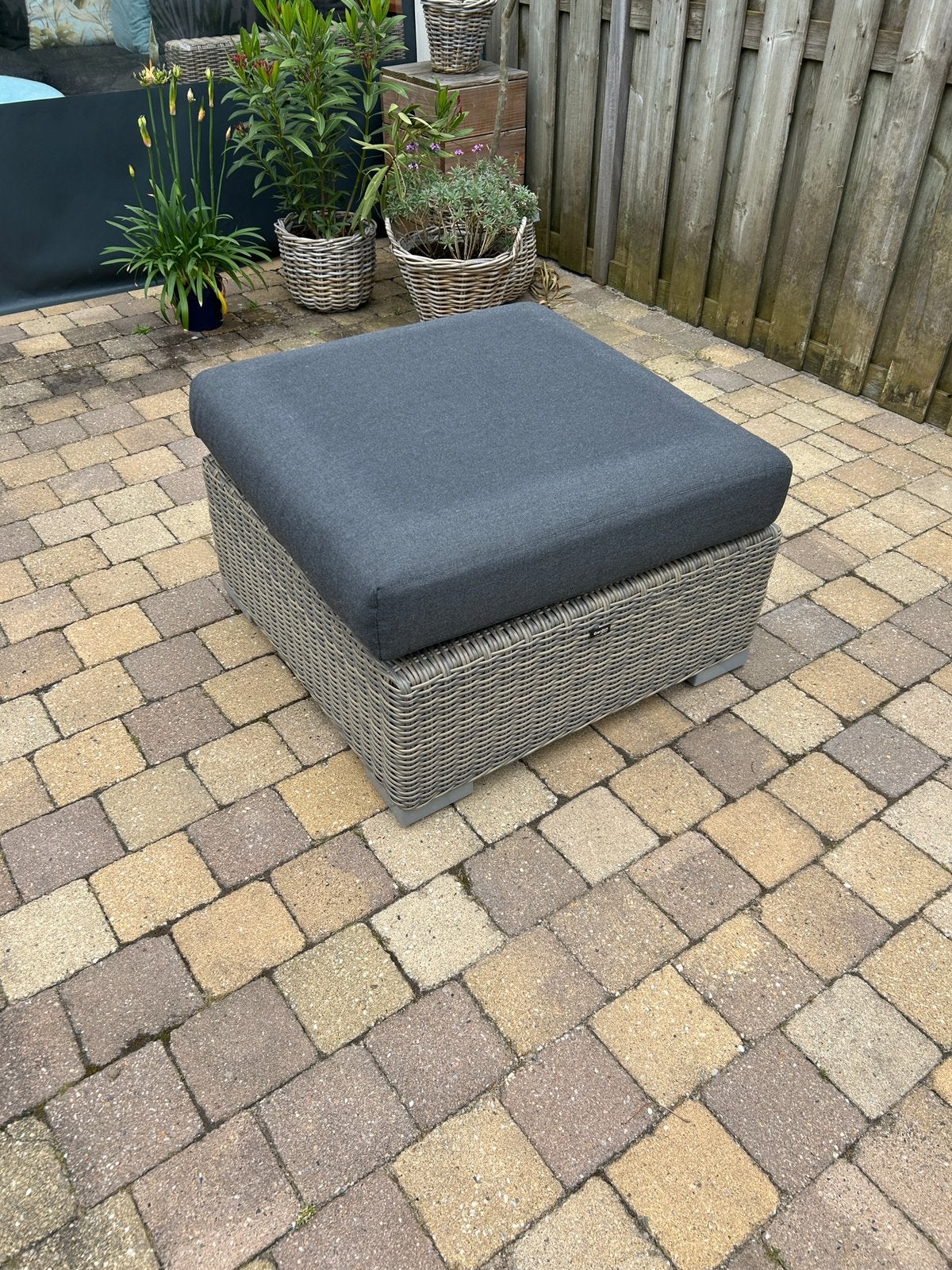 Hocker met kussen, Tuin en Terras, Ophalen
