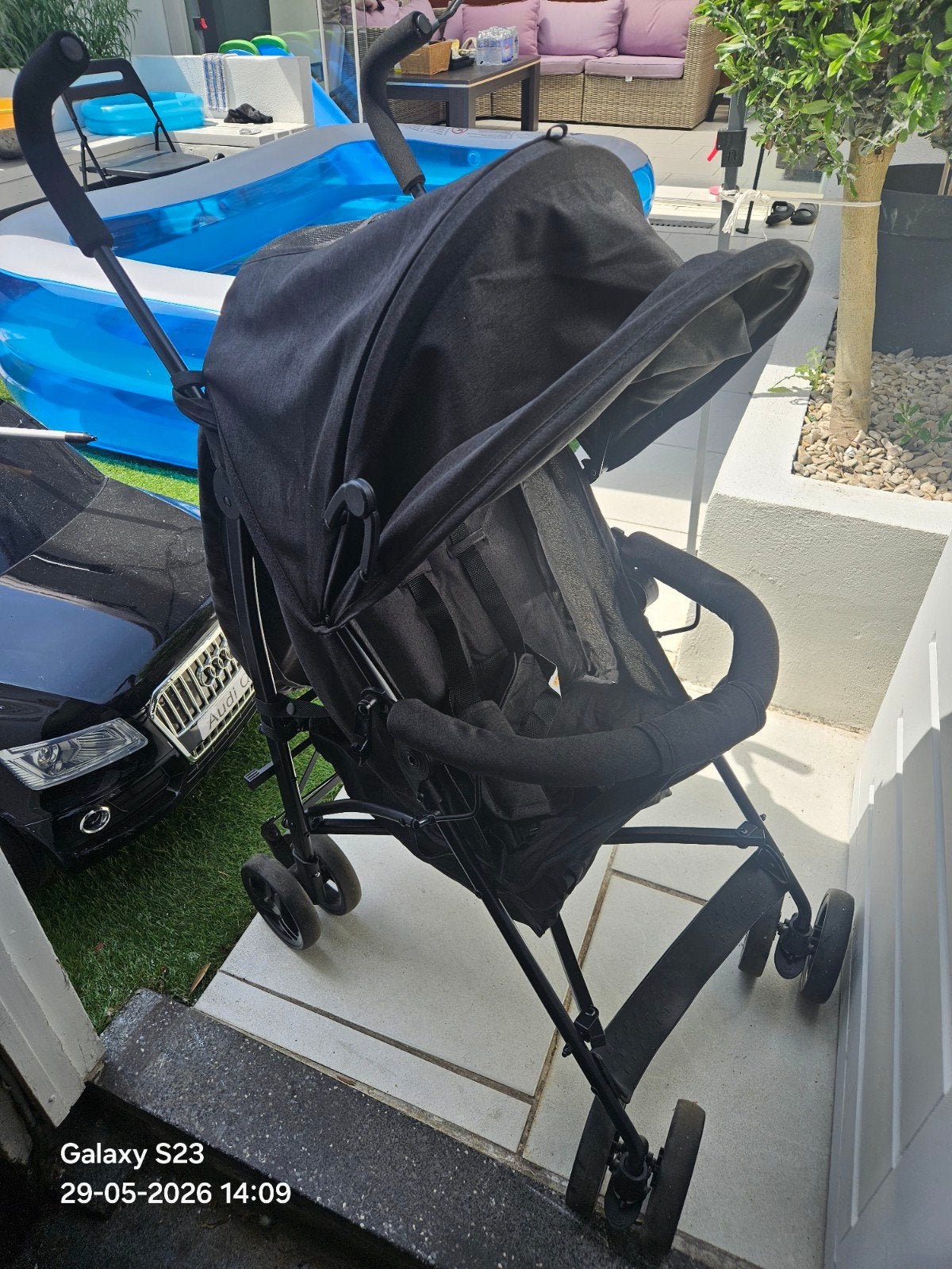 Zwarte buggy, 2 maanden gebruikt, Kinderen en Baby's, Buggy's, Ophalen of Verzenden, Zo goed als nieuw, Overige merken, Zonnekap