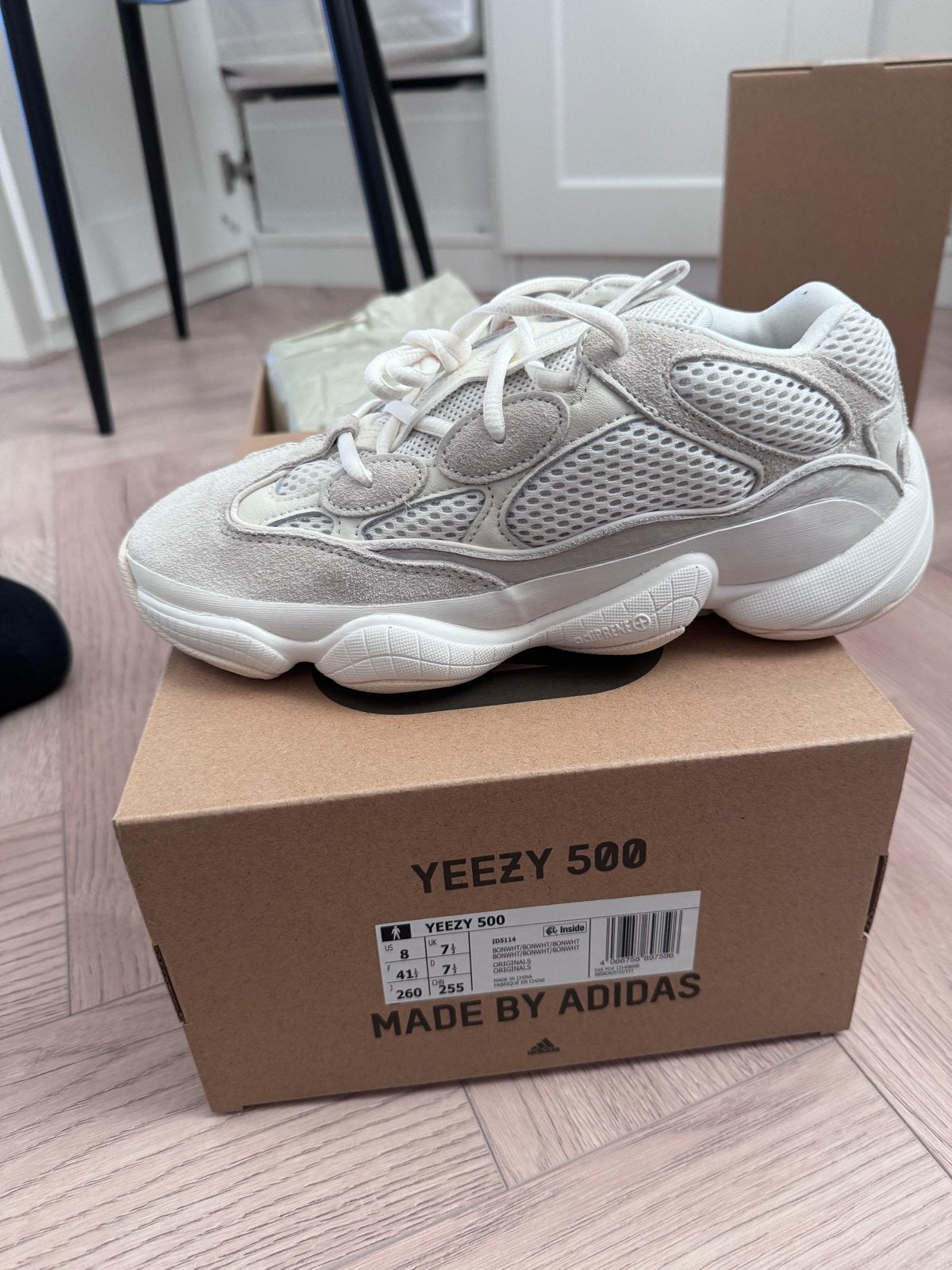 Yeezy 500 wit maat 41 1/3 - Origineel en ongedragen, Ophalen of Verzenden, Nieuw, Wit, Sneakers of Gympen