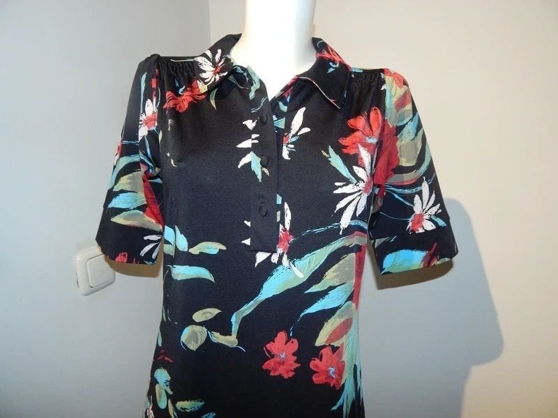 King Louie stretch jurk bloemen print felle kleuren M, Kleding | Dames, Maat 38/40 (M), Verzenden, Zwart, Zo goed als nieuw
