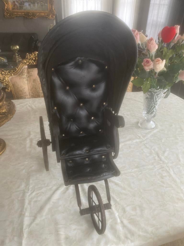 Decoratieve Antieke Poppenwagen - Zwart Leer, Ophalen of Verzenden, Gebruikt, Kinderwagen, Overige merken