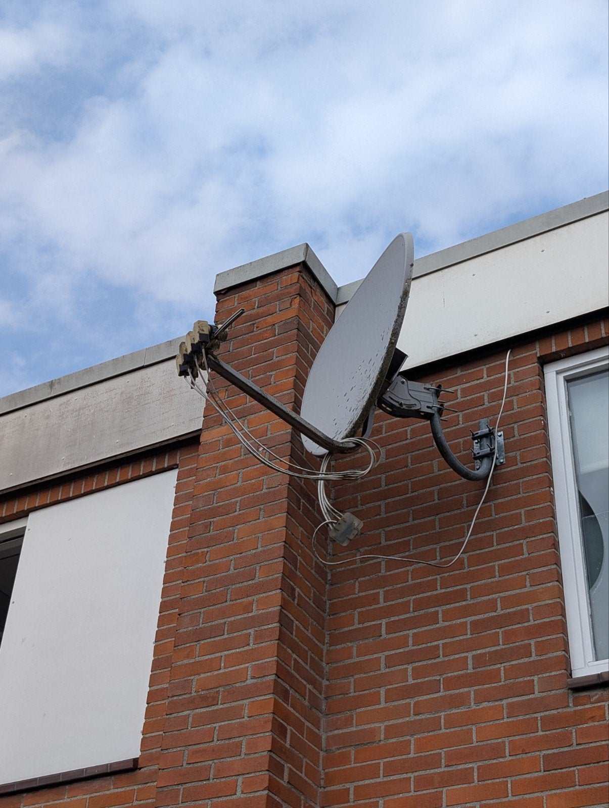 Schotelantenne met ontvangers - Gratis af te halen, Ophalen of Verzenden, Gebruikt, (Schotel)antenne, Overige merken