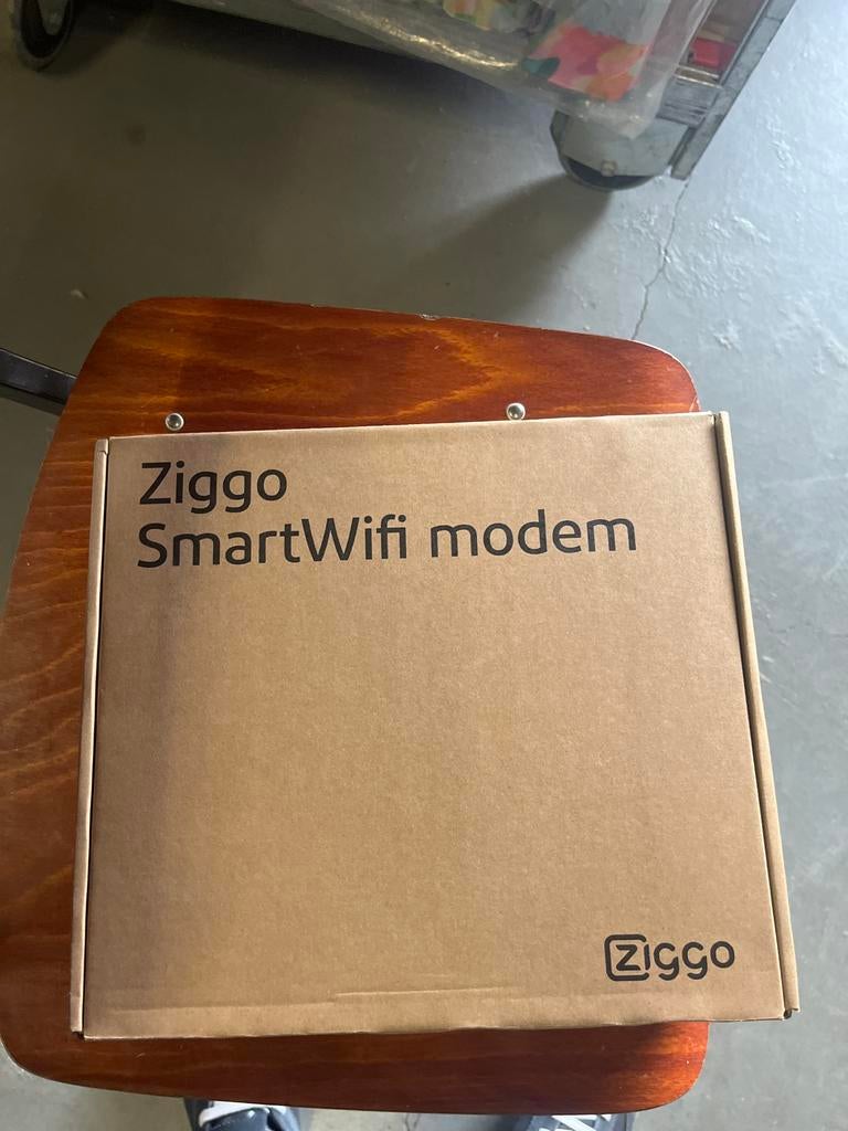 3-3 Ziggo SmartWiFi modem - Sagemcom F3896LG, Computers en Software, Routers en Modems, Router met modem, Ophalen of Verzenden