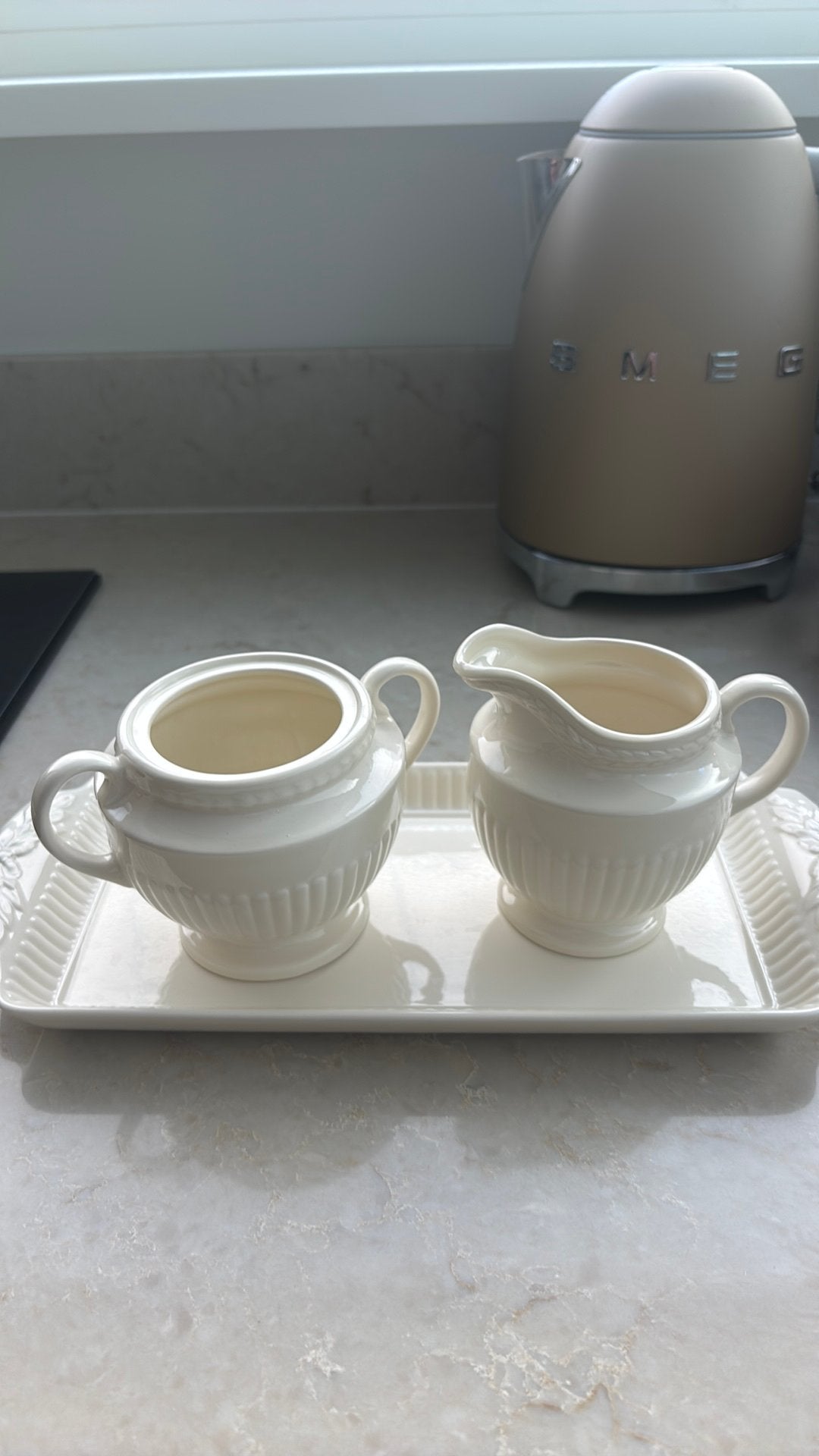 Wedgwood set - suiker- & melkset met onderzetter, Ophalen, Overige typen, Zo goed als nieuw, Wedgwood