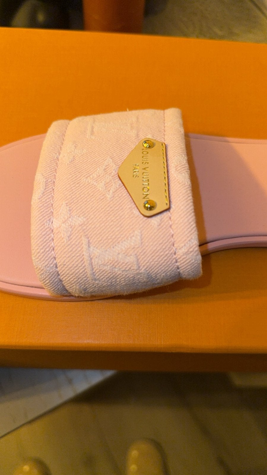 Orginele Lv slippers maat 42, Ophalen of Verzenden, Zo goed als nieuw