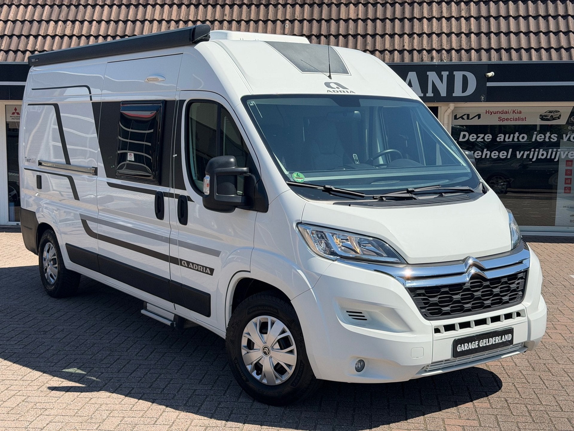 Adria TWIN 600SP | Luifel | Horre | Camera | Cruise | Pilote, Buscamper of Camperbus, Airconditioning, Bedrijf, Adria@service.nl