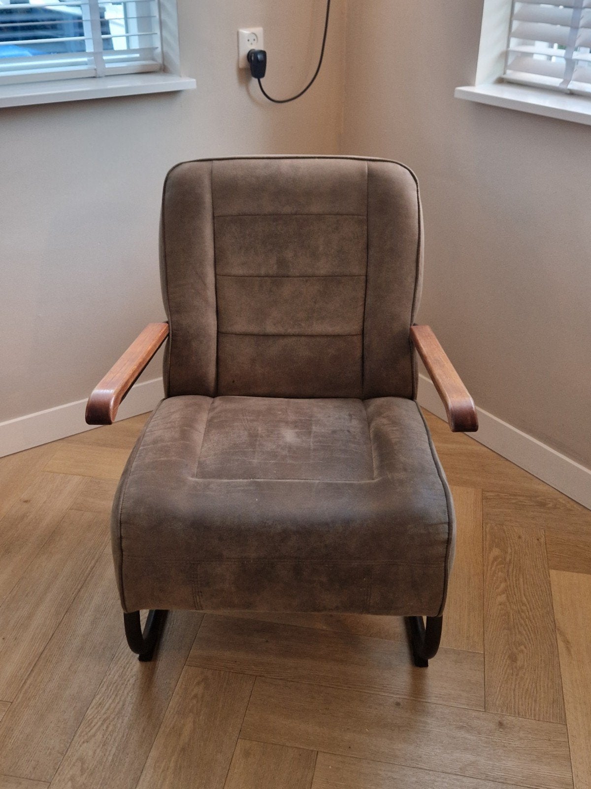Fauteuil met houten armleuningen, Antiek en Kunst, Ophalen