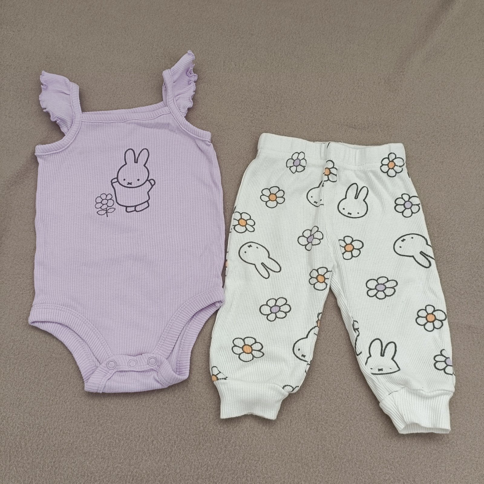 Nijntje setje: zomer romper en broekje maat 62, Kinderen en Baby's, Babykleding | Maat 62, Ophalen, Meisje, Nijntje, Zo goed als nieuw