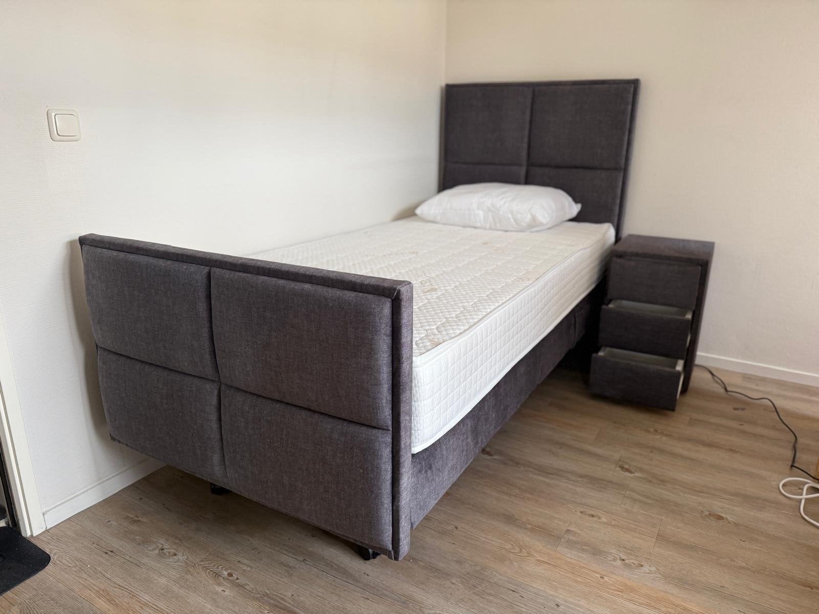 Hoog laag Boxspring / zorg bed / senioren bed / mantel zorg, Verstelbaar, 90 cm, Eenpersoons, Nieuw