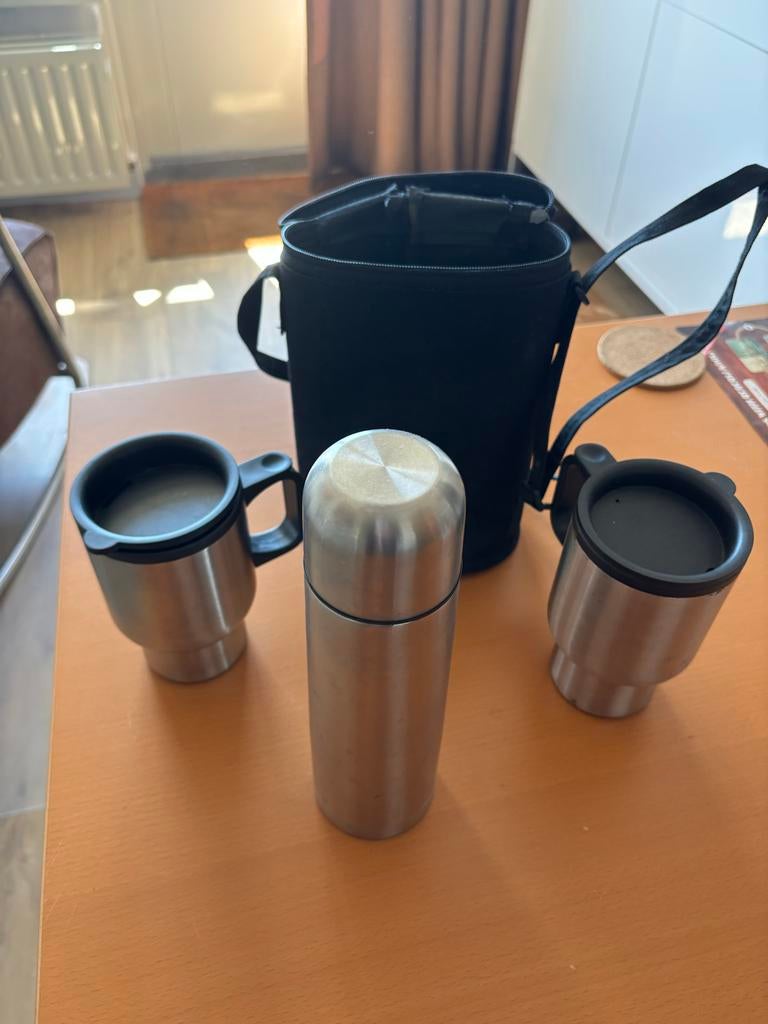 Thermoskan met 2 bekers en draagtas, Ophalen of Verzenden, Gebruikt