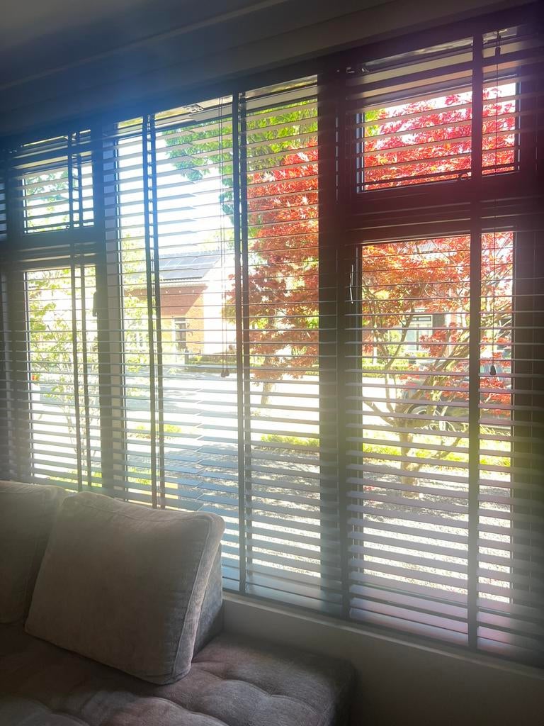 Houten zwarte jaloezie 120b x 185h x 5d twee maal, Huis en Inrichting, Stoffering | Gordijnen en Lamellen, Ophalen, 100 tot 150 cm