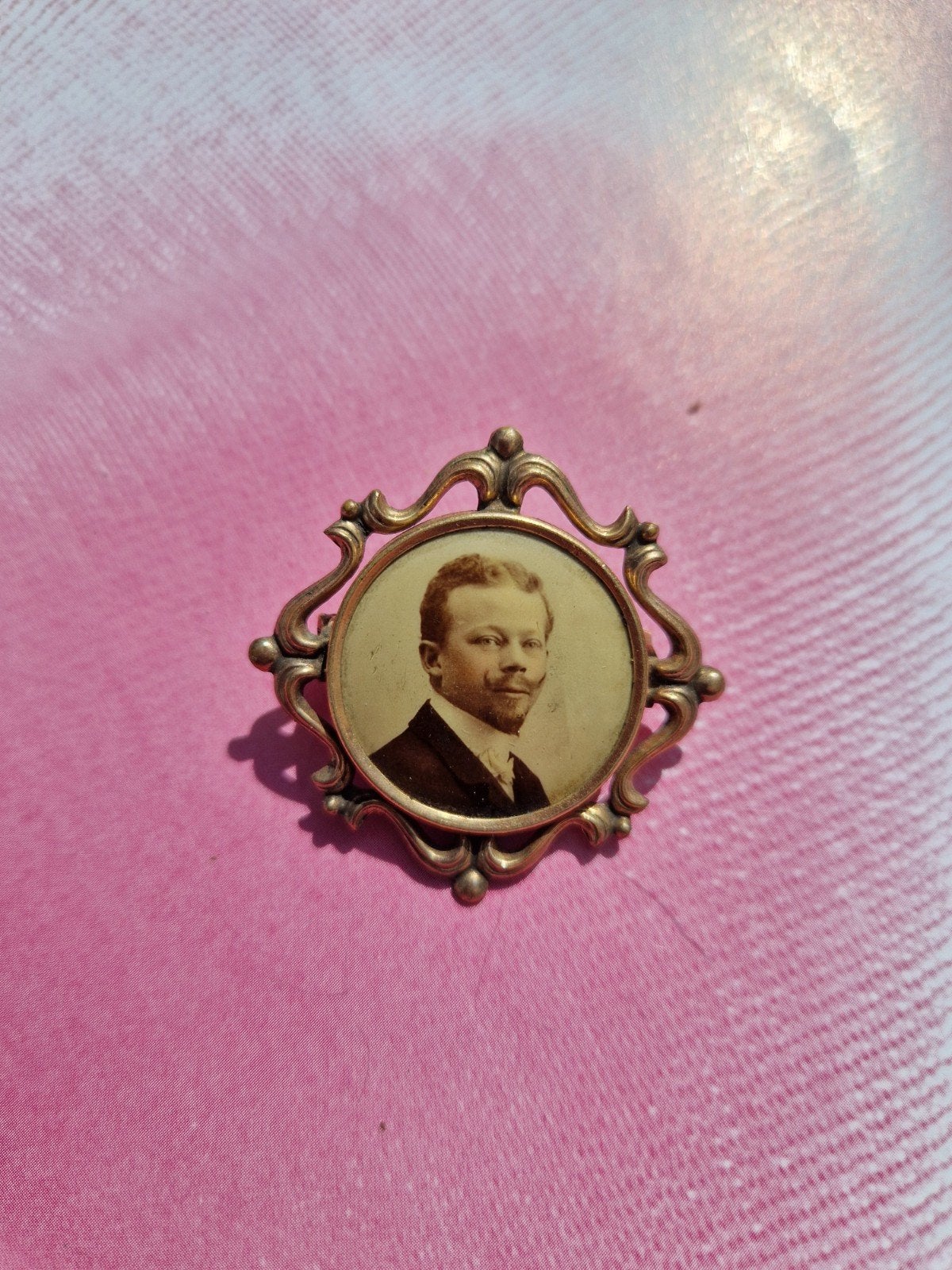 Antieke broche goud double man heer 1880 1900, Ophalen of Verzenden, Overige materialen, Broche, Verguld