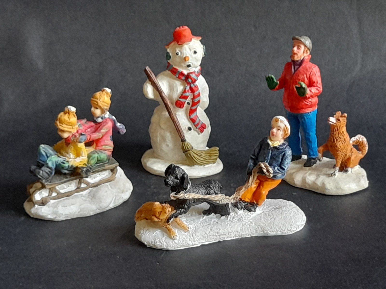 kerst figuren b65 kerstdorp kersthuis honden, Ophalen of Verzenden
