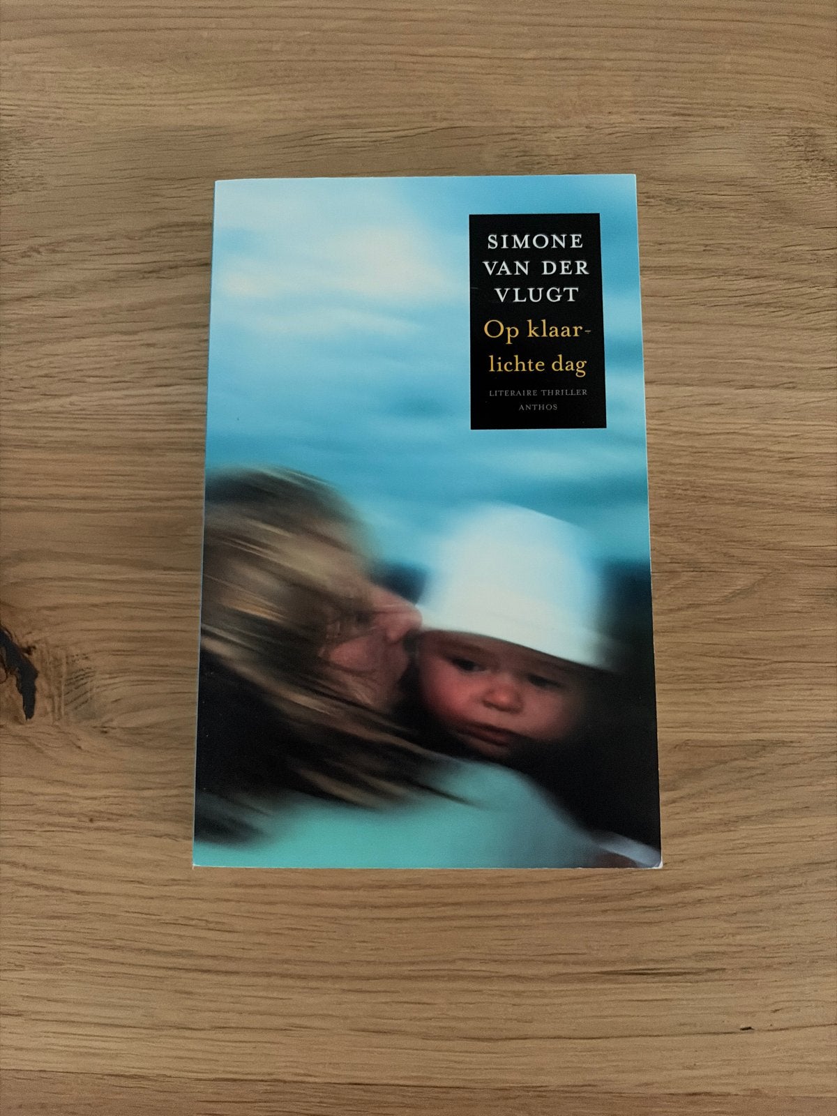 Op klaarlichte dag - Simone van der Vlugt, Ophalen, Zo goed als nieuw, Nederland