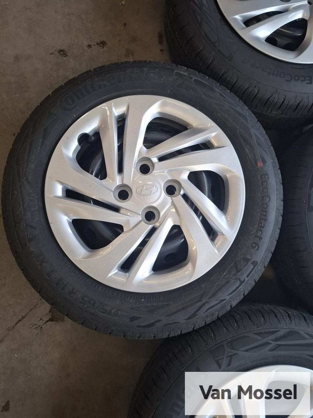 Hyundai I10 Continental Ecocontact 6 175/65/R14 86T, Auto-onderdelen, Banden en Velgen, 14 inch, Gebruikt, -, 175 mm