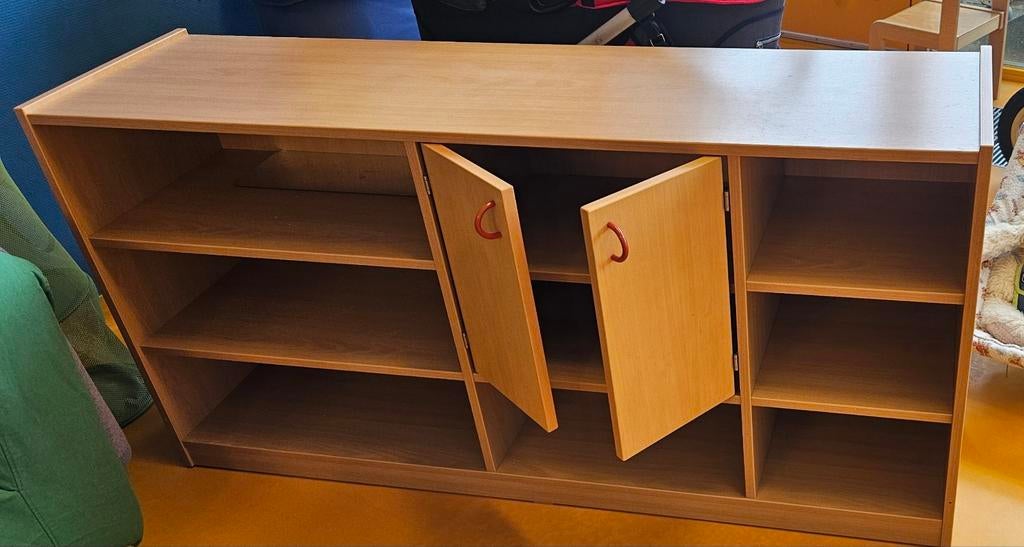 Stevige kast / Kinderopvang kast, Ophalen, Zo goed als nieuw