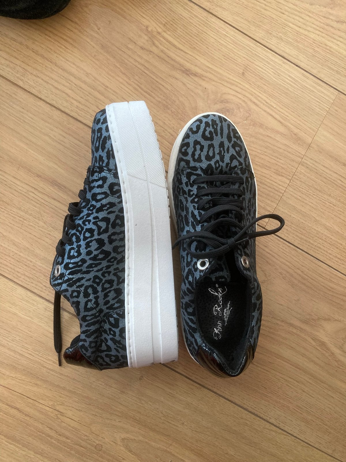 Sneakers maat 39, Kleding | Dames, Schoenen, Ophalen of Verzenden, Gedragen, Zwart, Sneakers of Gympen
