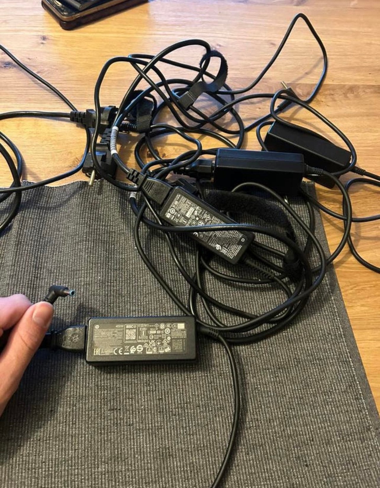 Partij HP opladers 45 Watt 4 stuks, Computers en Software, Laptop-opladers, Ophalen of Verzenden, Zo goed als nieuw