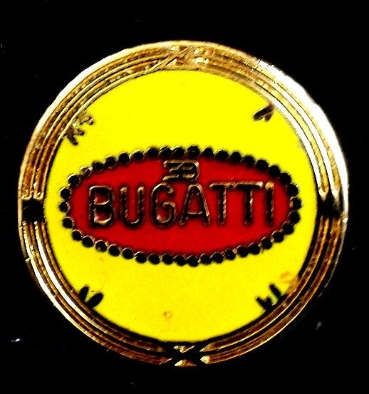 Bugatti geel-rood emaille, Verzenden, Nieuw, Transport, Speldje of Pin