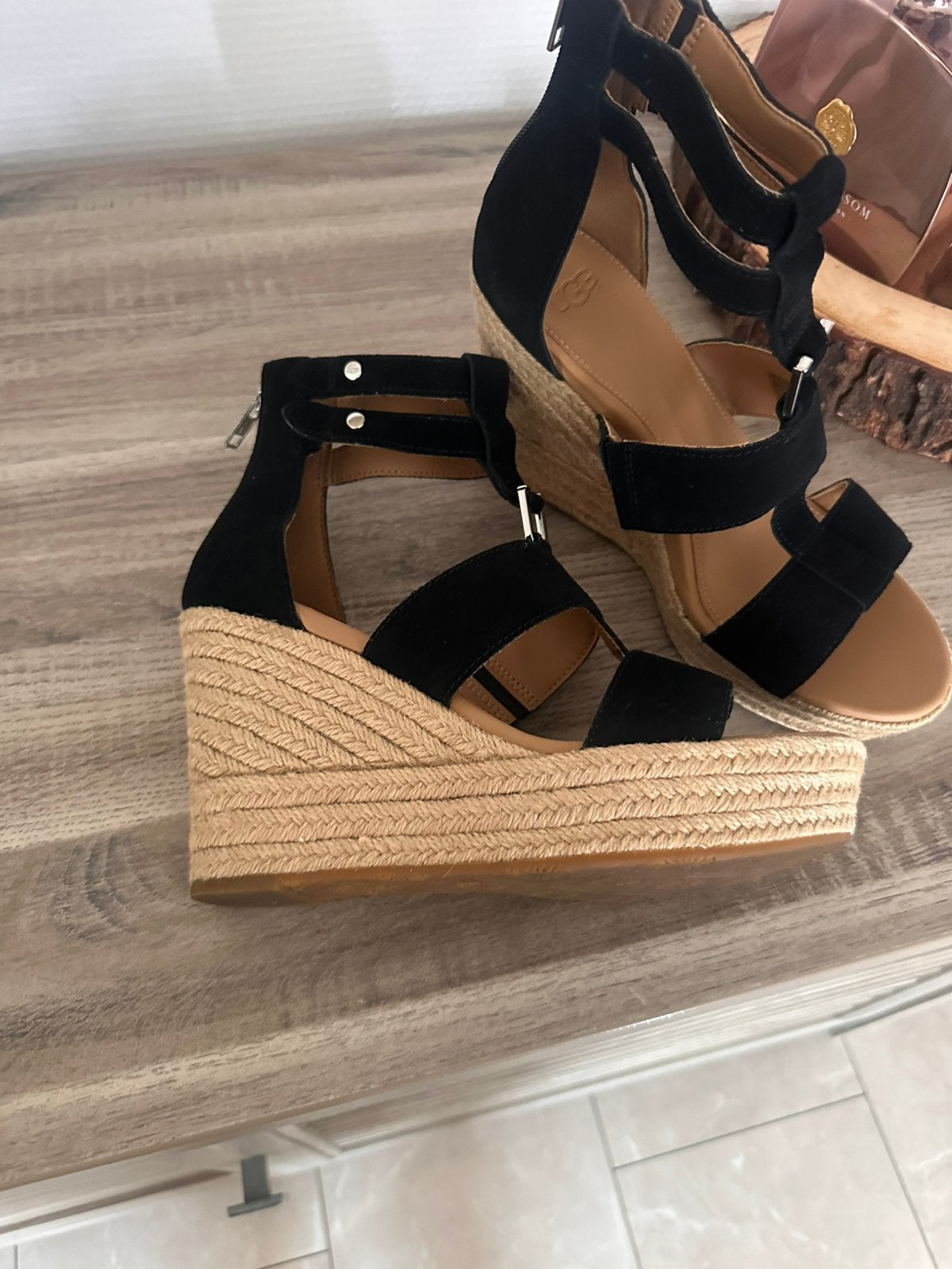 Ugg sandalen, Ophalen, Zo goed als nieuw, Sandalen of Muiltjes