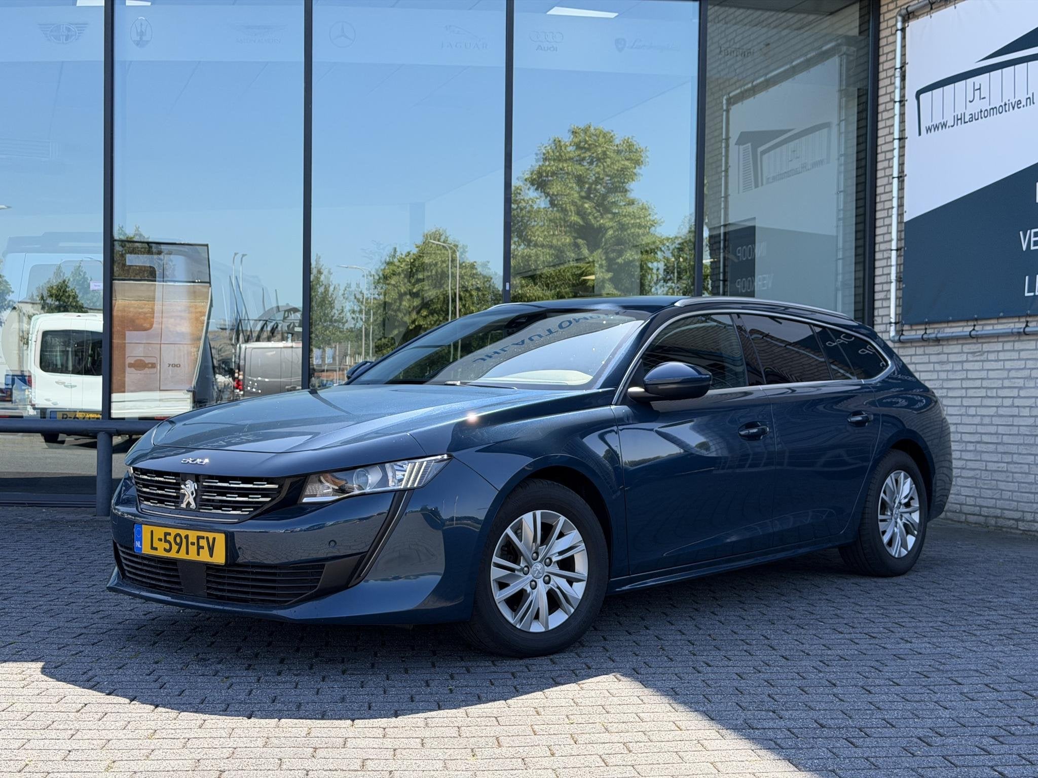 Peugeot 508 SW 1.2 Blue*130PK*AUTOM.*CAM*NAVI*ECC*CRUISE*TEL, Auto's, 745 kg, Stof, Gebruikt, 1199 cc