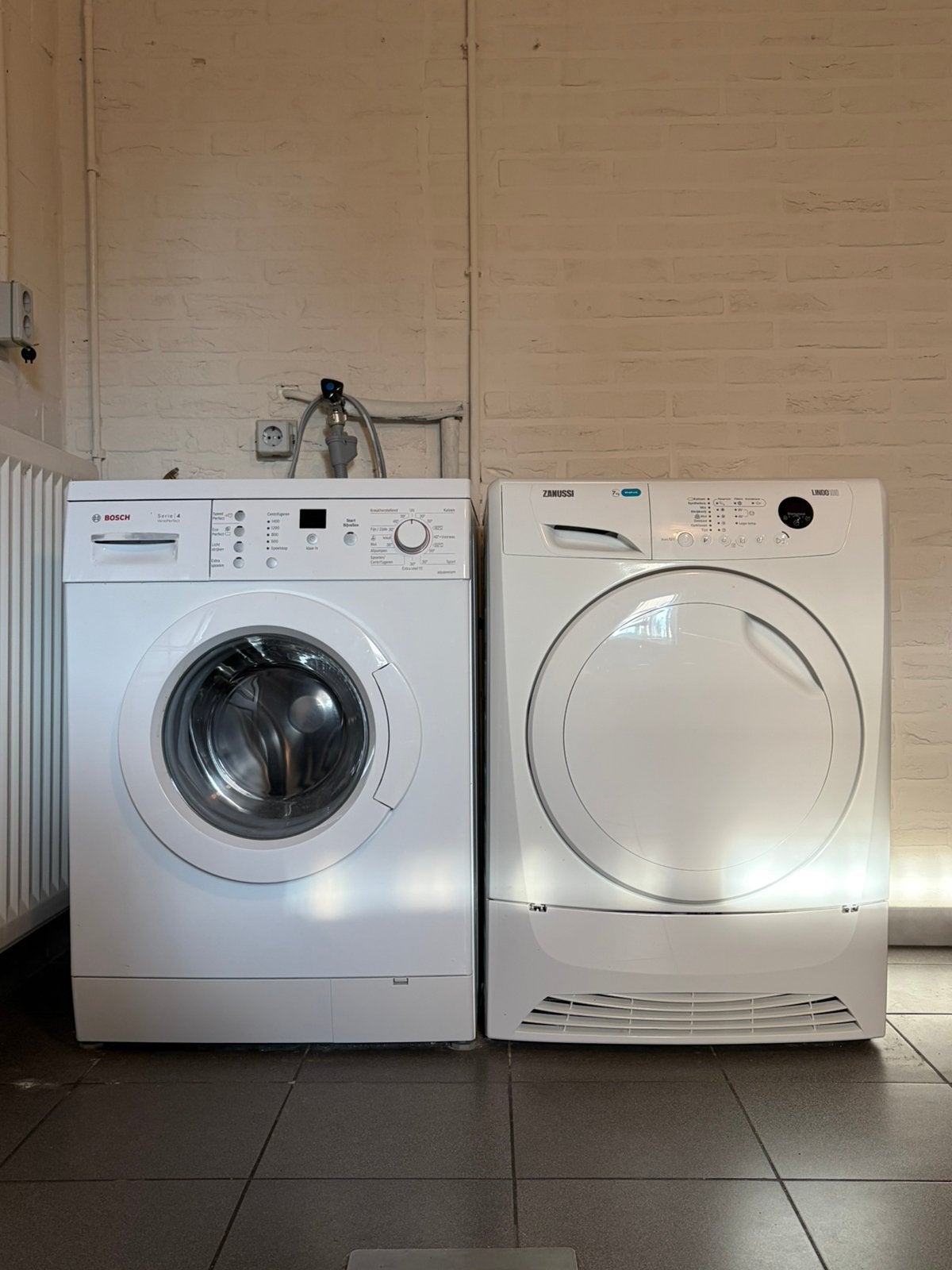 Bosch wasmachine + Zanussi droger, 10 kg of meer, Ophalen, Gebruikt, 85 tot 90 cm
