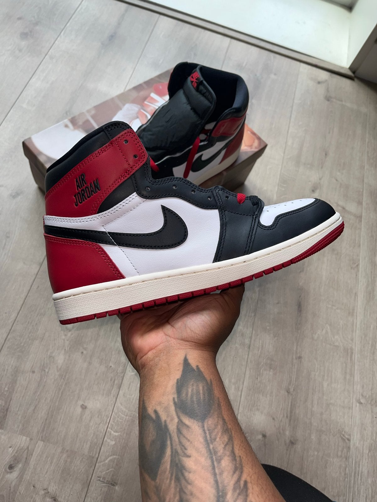 Air Jordan 1 Hi Black Toes Reimagined - US 9.5 | EU 43, Ophalen of Verzenden, Nieuw, Zwart, Sneakers of Gympen