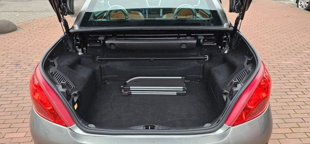 Foto 10 van Peugeot 207 CC 1.6 VTi | leer airco elec kap nederlandse aut