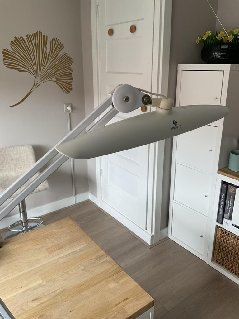 Magnetic Tech Light tafellamp, Ophalen, Wit, Zo goed als nieuw, Handen en Nagels