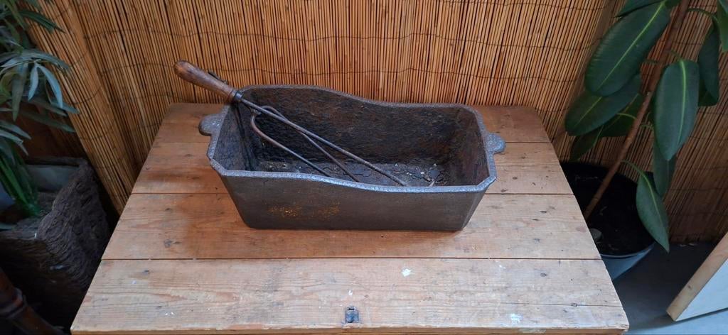 Zware Gietijzeren Bak voor Haardhout of Kolen, Gebruikt, Onbekend, Ophalen of Verzenden, Onbekend