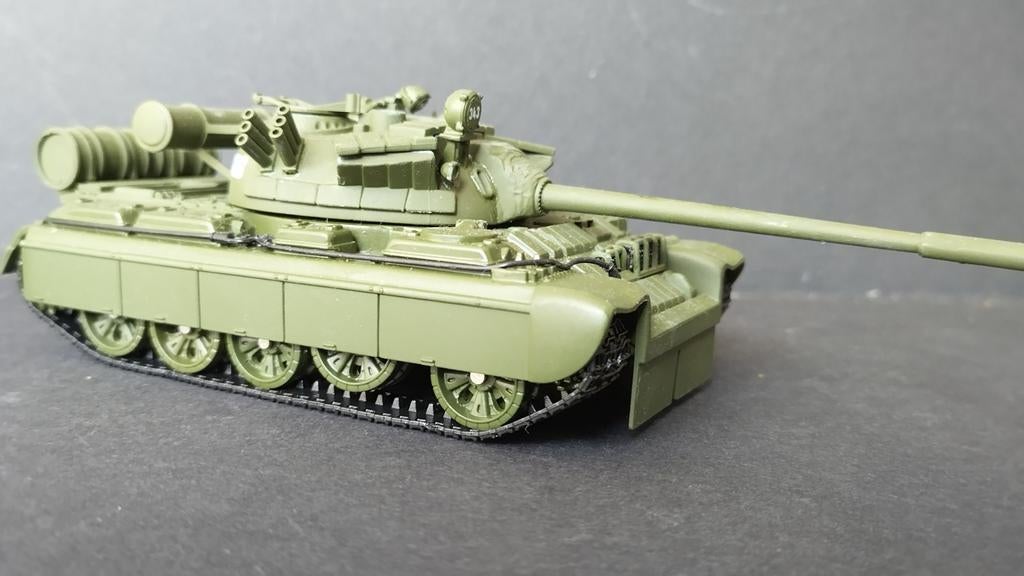 T 55 Russian Tank 007 A view to a kill 1:43 James Bond Pol, Overige merken, Auto, Verzenden, Nieuw