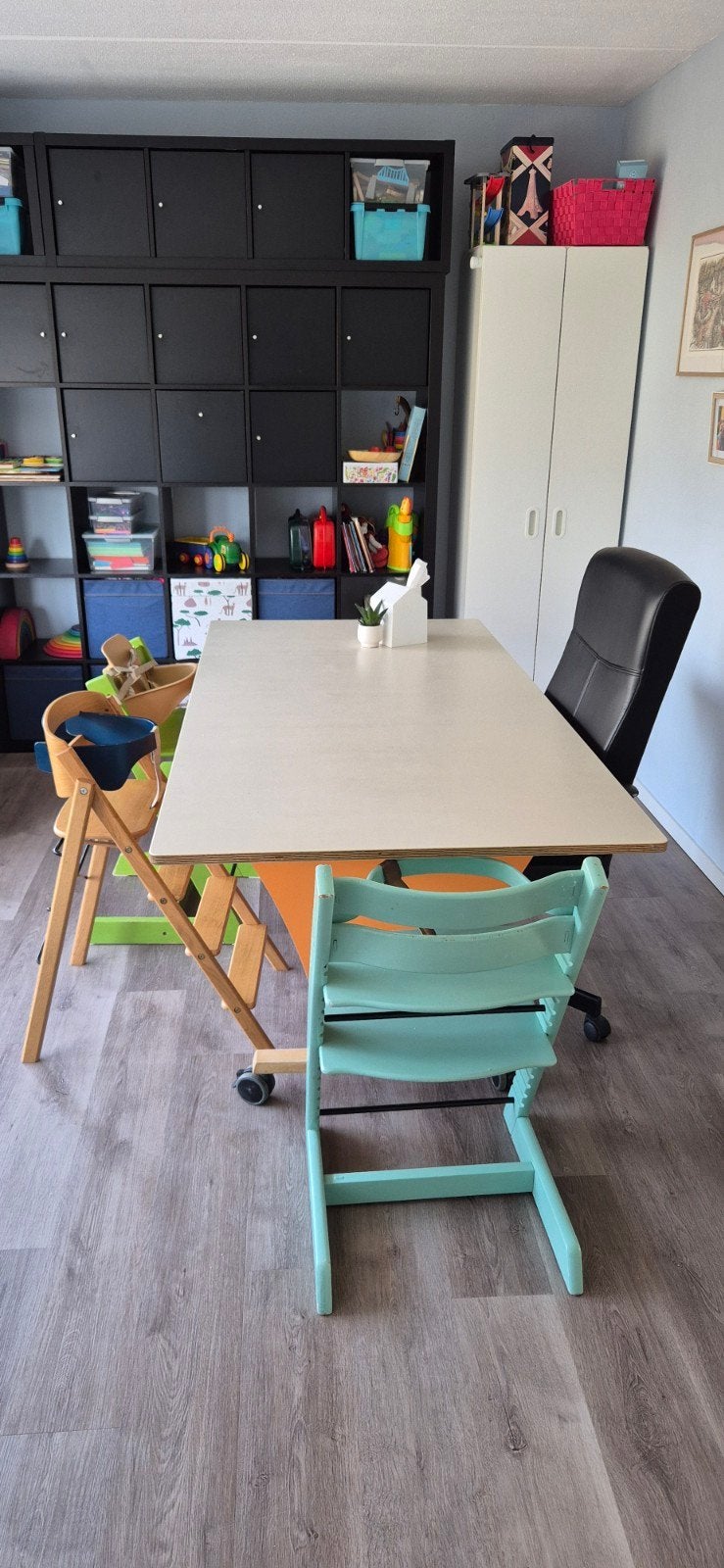 Verrijdbare Kinderopvang/gastouderopvang tafel en bank, Ophalen, Gebruikt, Tafel(s) en Stoel(en)