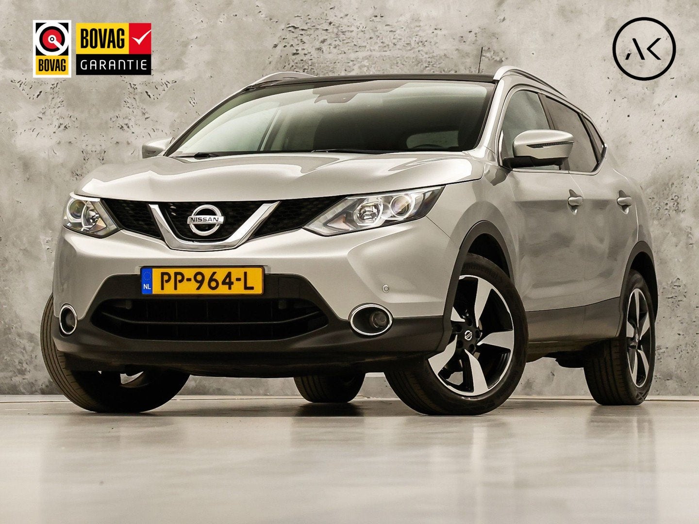 Nissan QASHQAI 1.2 N-Connecta Sport (PANORAMADAK, NAVIGATIE,, Auto's, Voorwielaandrijving, 12 maanden, Stof, Gebruikt
