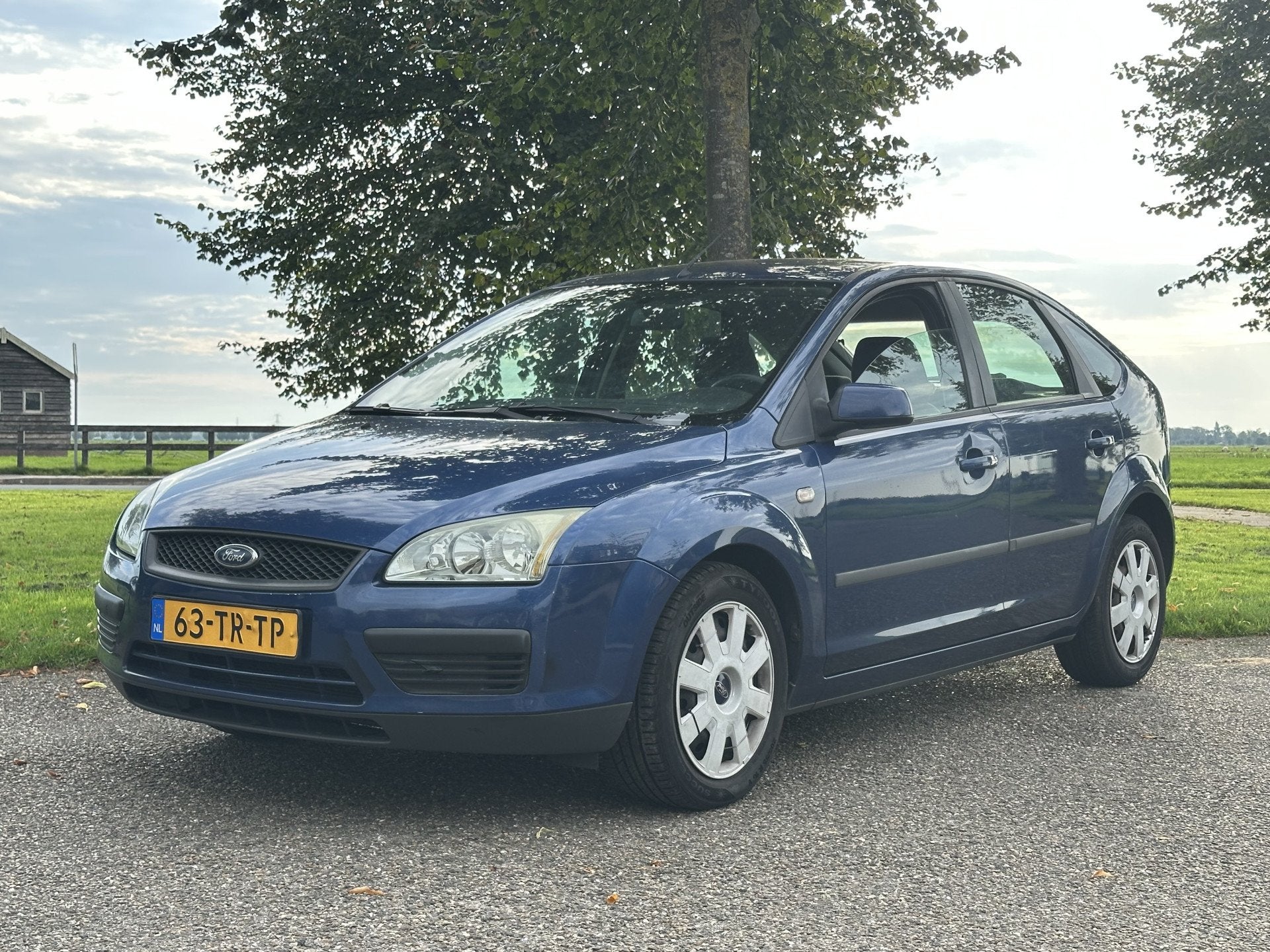 Ford Focus 1.6-16V Trend 5 drs * airco * incl garantie, 1596 cc, 4 cilinders, Blauw, Origineel Nederlands