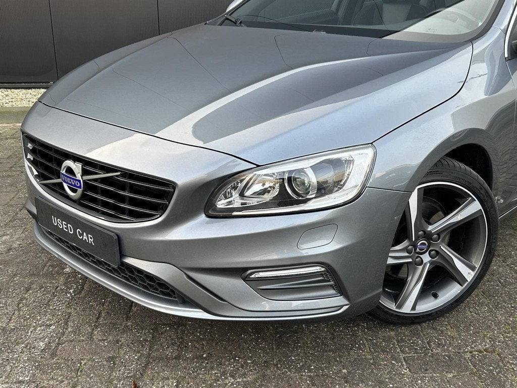 Volvo V60 1.5 T3 R-Design Navigatie / Parkeerverwarming / St, Euro 6, 4 cilinders, Origineel Nederlands, 152 pk