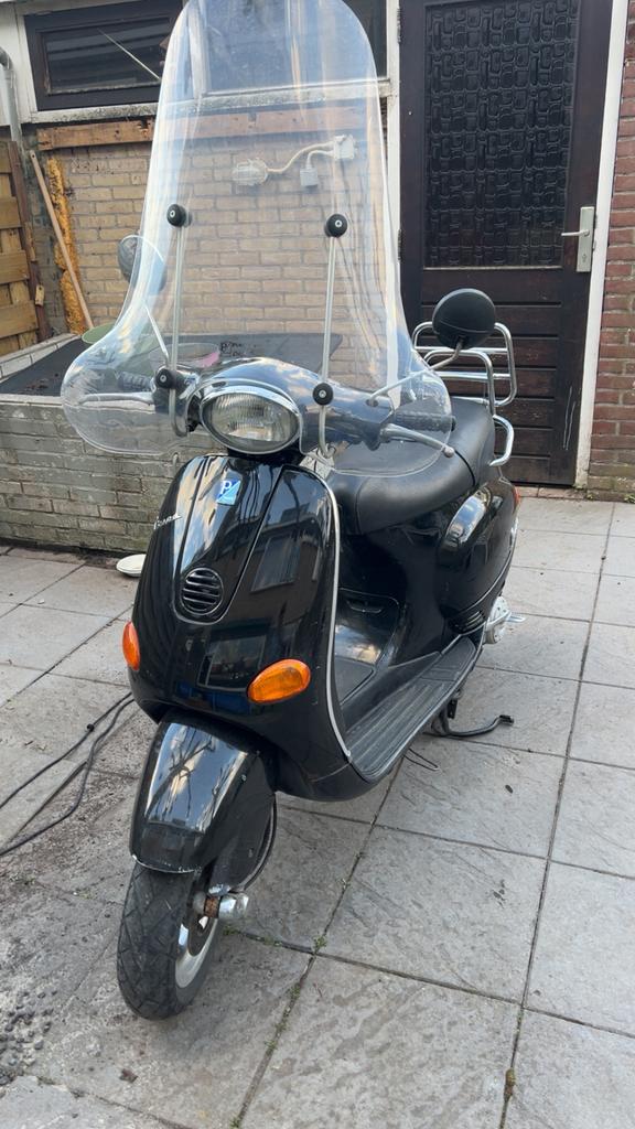 Vespa et4, Fietsen en Brommers, Scooters | Vespa, Ophalen, Zo goed als nieuw, Benzine